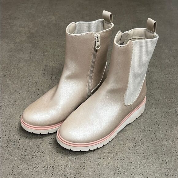 Art Class Metallic Cream Ankle Booties - Picture 1 of 6